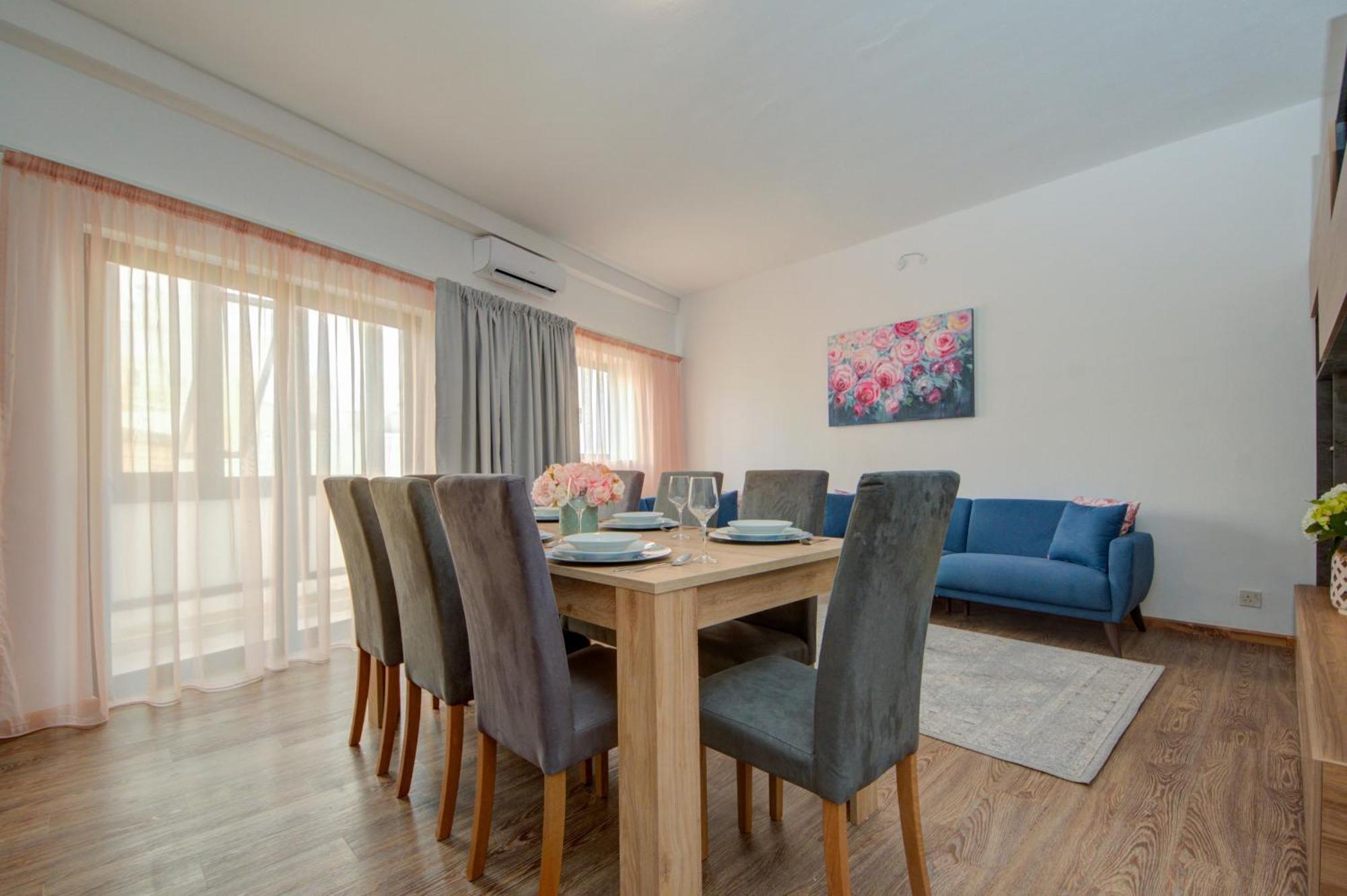 Exclusive 4-bedroom Side Seaviews By Shortletsmalta *