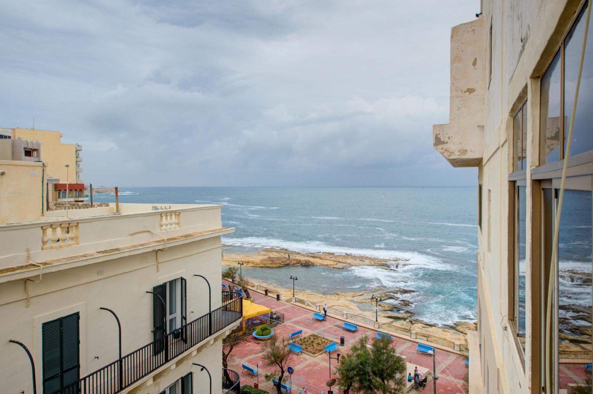Exclusive 4-bedroom Side Seaviews By Shortletsmalta Appartement
